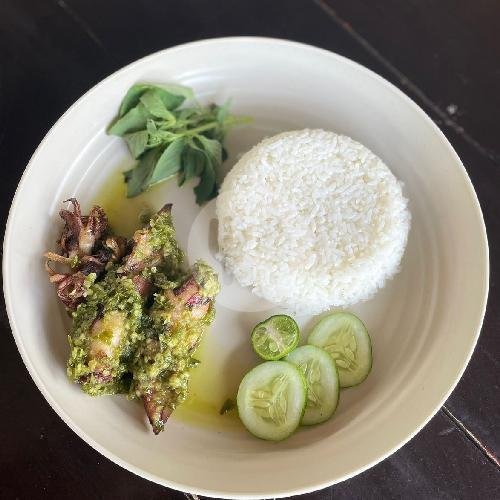 Nasi Cumi Sambo Cumi Sambal Ijo menu Cumi Hitam Racun Dewi Sri, Jalan Raya Dewi Sri