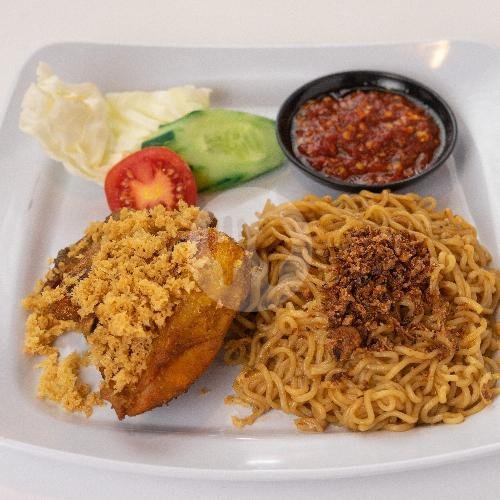 Ayam Tulang Lunak Pilihan + Mie Goreng menu Ayam Tulang Lunak Bu Lik, Imam Bonjol