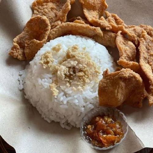 Nasi Kulit Ayam menu Kedai Evellyn, perumahan Nuansa Saih