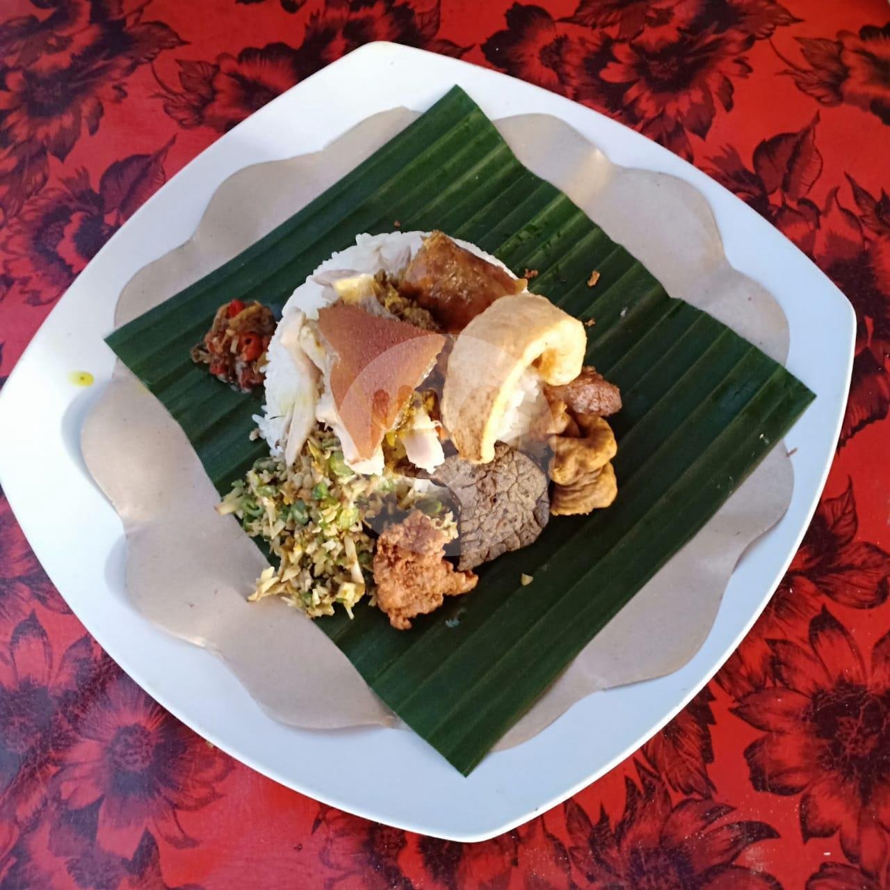 Nasi Babi Guling Sedang menu Warung Wenten Babi Guling, Batubulan