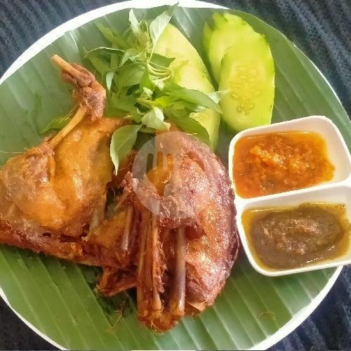 Bebek Goreng (Fried Duck) menu Nasi Bebek Mas Bambang, Special Sambal Hitam, Canggu Raya