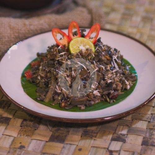 Urap Jantung Pisang menu Bale Udang Mang Engking, Nakula