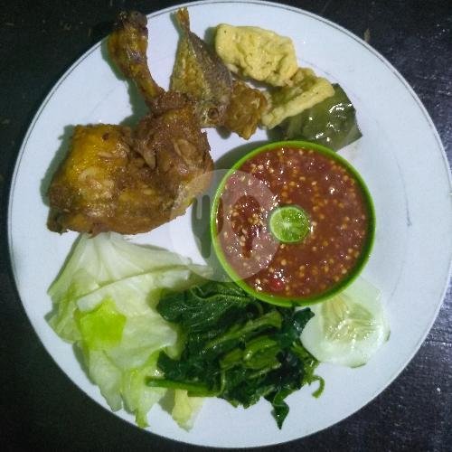 Ayam Paha Tanpa Nasi menu Nasi Tempong Bu Bella, Jl Glogor Carik No 184