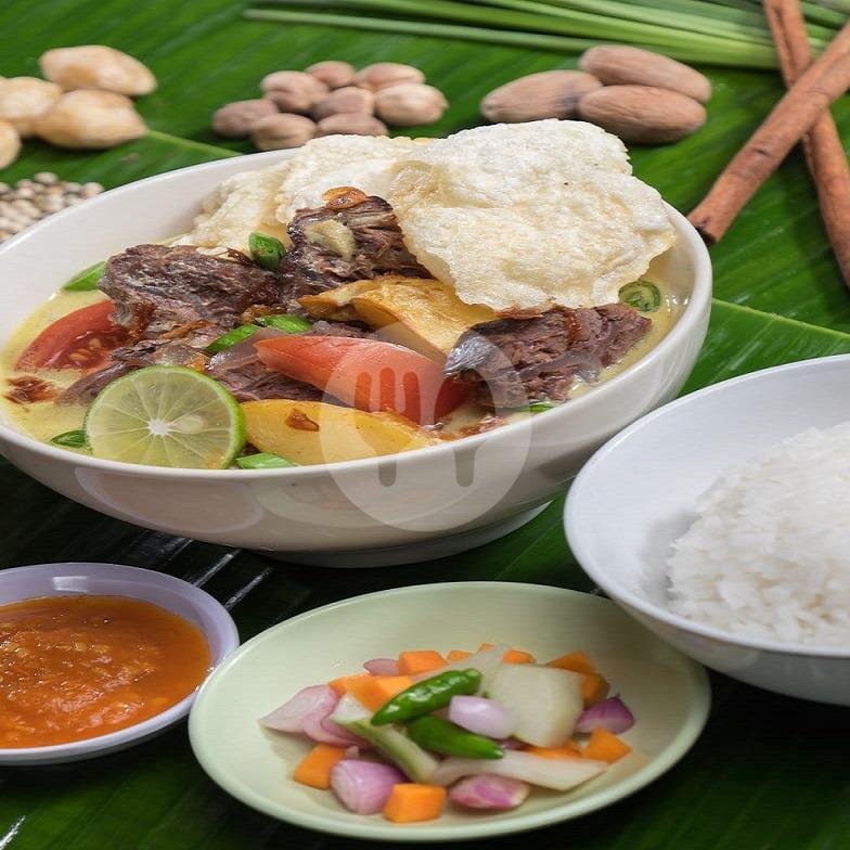 Soto Daging menu Rumah Makan Sunda Kelapa, Tuban