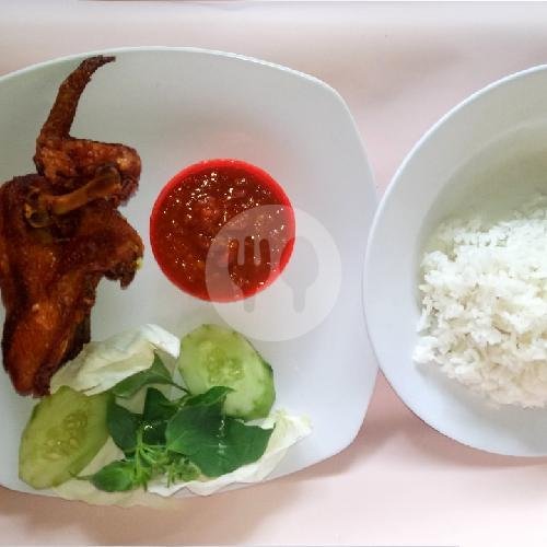 Nasi Ayam Goreng Lalapan menu Warung Bu Diah (WBD), Denpasar