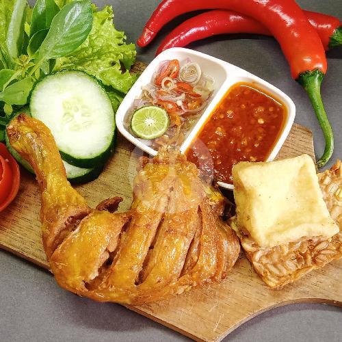 Ayam Goreng Cekuh menu Warung Cedil Ayam Bakar Lalapan Dan Geprek, Sempidi, Mengwi