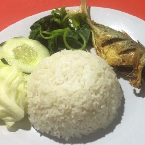 Nasi Tempong Ikan Laut Kembung+ Nasi menu Warung Bude Nur, Kerobokan