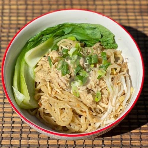 Bakmie Adamie: A Noodle Lover’s Paradise in Kuta, Bali