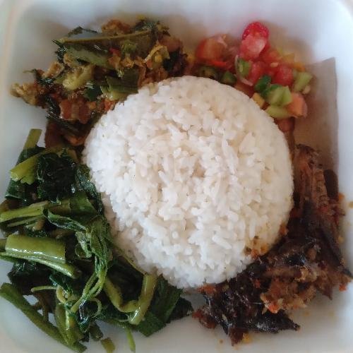 Nasi Campur Ayam Woku menu Rasa Manado
