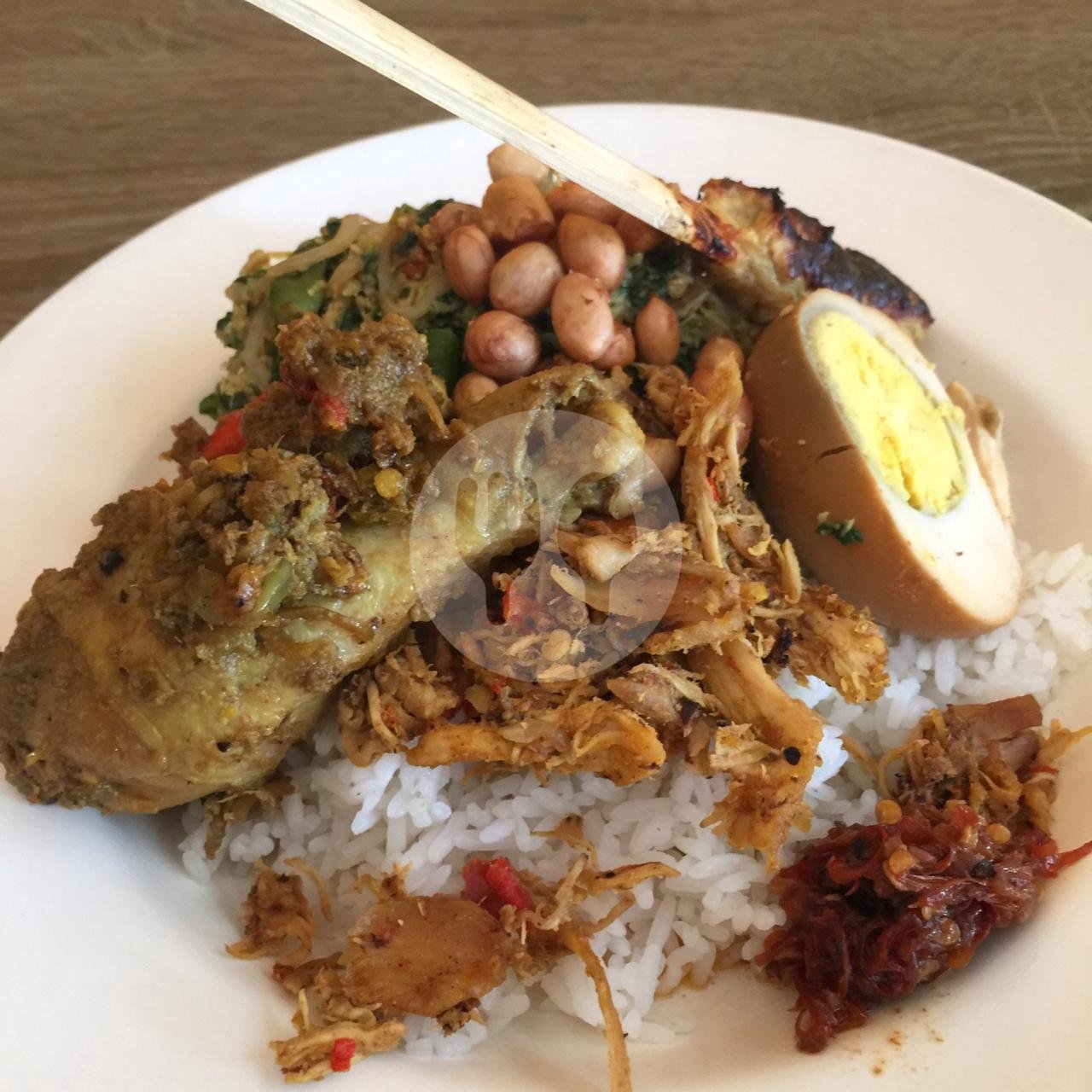 Nasi Ayam Betutu menu Babi Guling Sari Kembar 99, Teuku Umar