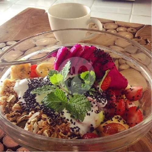 Fruits Salad menu Oma Jamu, Canggu
