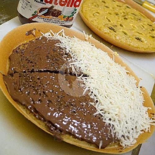 Terang Bulan Nutella Keju Kecil menu Terang Bulan Kenzo, Denpasar