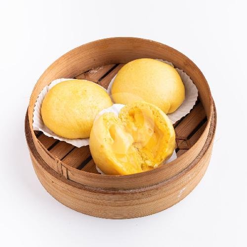 Steam Bakpao Telur Asin menu Wei Fu Dimsum Bar, jalan sunset road no 168 a