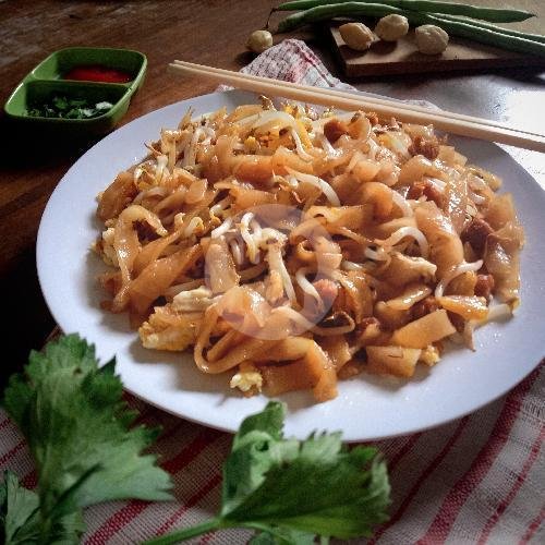 Kwetiau Goreng Telur Vegetarian menu Go Vegetarian, Dewi Sri Food Center