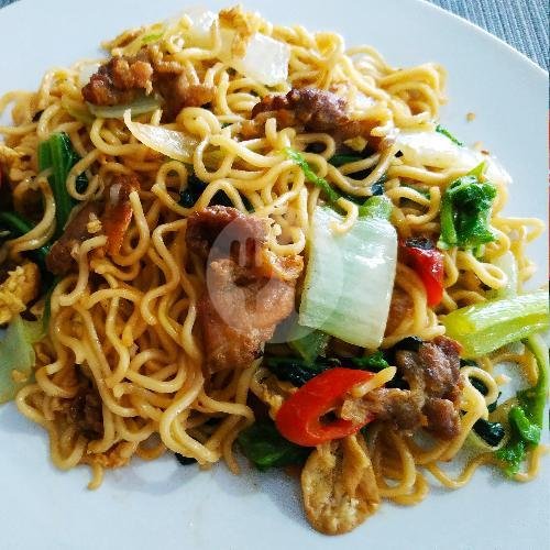 Bakmi Goreng Babi menu Warung Made Gandapura