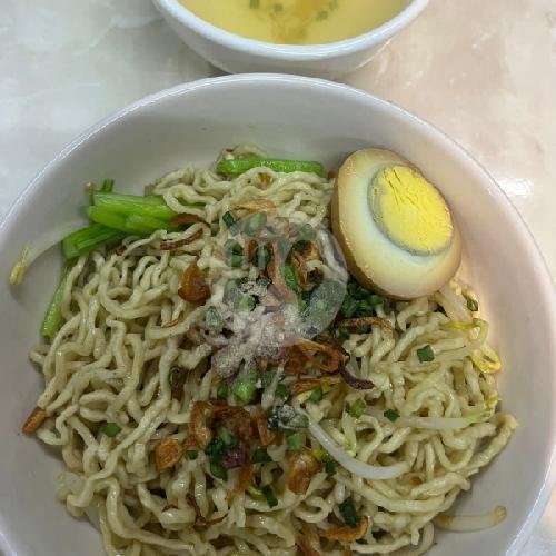 Mie Polos menu Mie Pangsit Lao Ban Medan, Pulau Tarakan, Denpasar