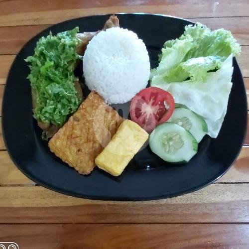 ayam tahu tempe sambal ijo menu Warung Ramadhan, Raya Semat