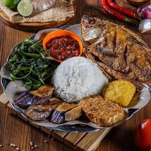 Paket Nasi Tempong Ikan menu Lalapan Mbak Itin, Ahmad Yani