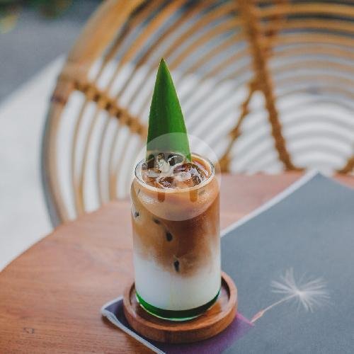 Es Kopi Pandan menu Inlaws Coffee, Denpasar