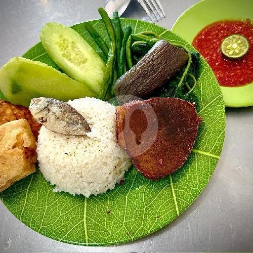 Nasi Tempong Badu: A Must-Visit Culinary Gem in Kuta