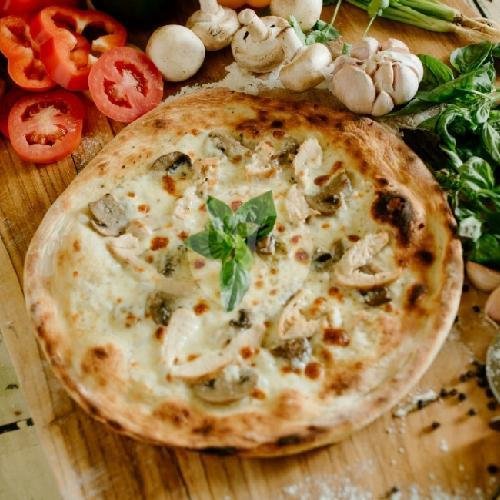 Chicken Creamy Mushroom menu Pizza Story, Dalung