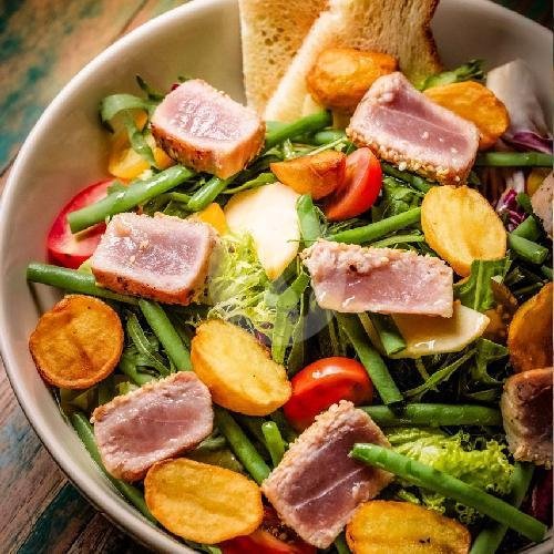 Seared Tuna Salad menu Pizzeria Italia II Ungasan, Jimbaran