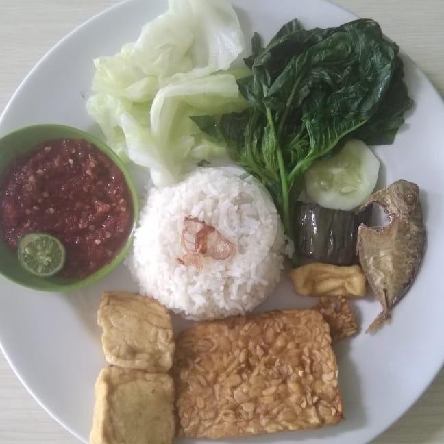 Tahu Tempe + Nasi menu Nasi Tempong Bu Bella, Pemogan