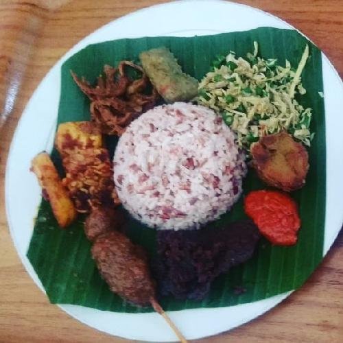 Nasi Campur Nasi Merah menu Warung Pande Vegan