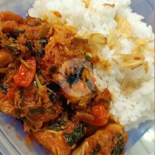 Nasi Ayam Pedas Kemangi + S Teh menu Warung Van Koprool, Pemongan