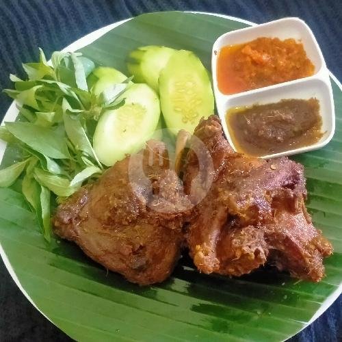 BEBEK PEDAS Bumbu Hitam (Black Seasoned Duck) menu Nasi Bebek Mas Bambang, Special Sambal Hitam, Canggu Raya