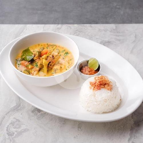 Ayam Kuah Kare menu The Old Champ Cafe, Merdeka