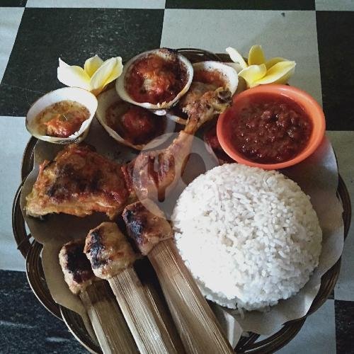 PAKET SPESIAL nasi + Kerang 5 Pcs + Ayam Bakar + Sate Tusuk Tuna 5 Pcs(Rice + Clams 5 Pcs + Grilled Chicken + Fish Satay 5 Pcs) menu SATE LILIT IKAN LAUT KHAS BALI, Pak LENGAR