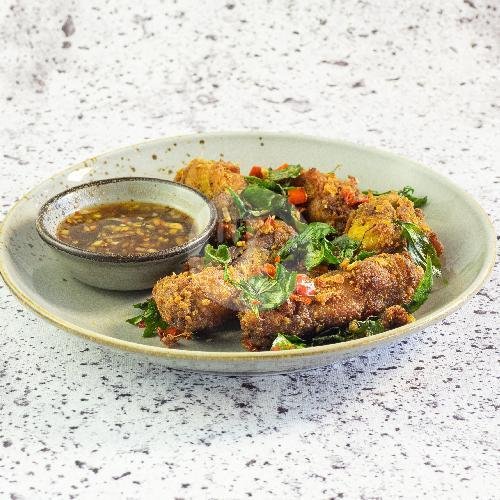 LEMONGRASS CHICKEN WINGS menu Bangkok Hustle Thai Food, Semat Raya