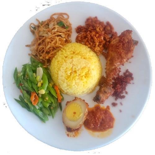 Nasi Kuning Ayam menu Nasi Campur Warung KKN, Danau Buyan