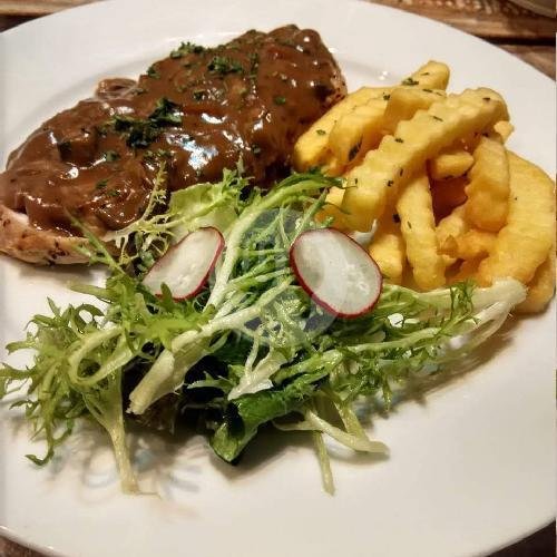 Chicken Steak menu Warung Canteen Canggu, Semat Raya