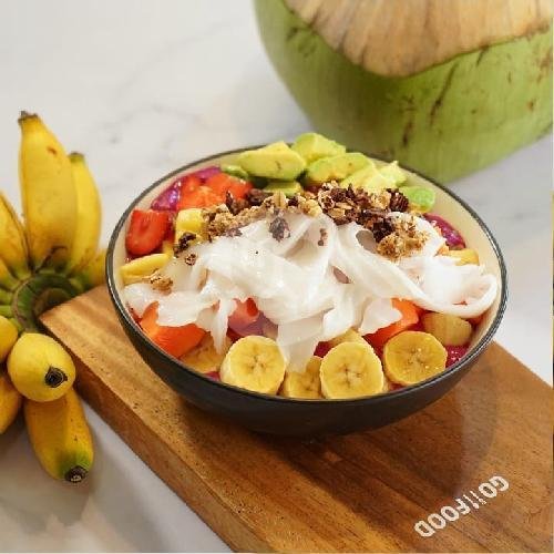 Pink Smothie Bowl menu Coconut Juice & Fruitsalad (WARUNG KHAZANAH), Canggu