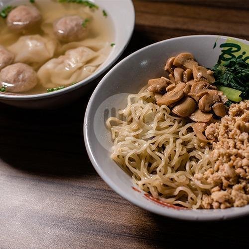 Mie Komplit menu Mie Bandung, Sesetan