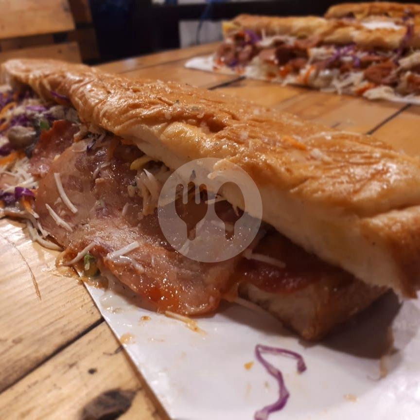 Monster Smoked Chicken menu Roti Johns Bali, Dewi Sri