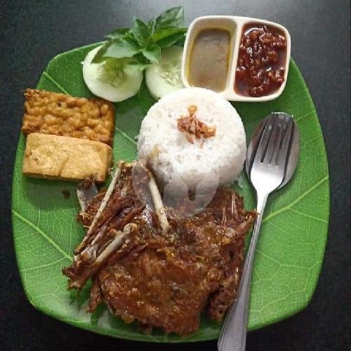 Paket Lalapan Bebek menu Warung Cak Poer Senggigi