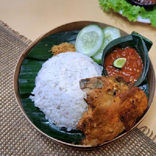 Paha Atas Goreng + Sambal + Nasi menu Ayam Bakar Maksu, Renon