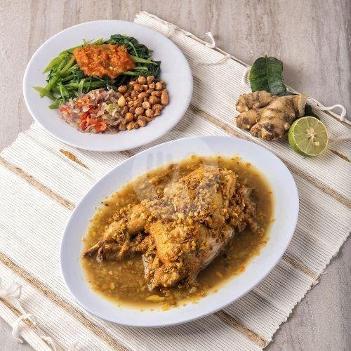 Ayam Betutu (1/2 Ekor) menu Ayam Betutu Khas Gilimanuk Bali, Tuban