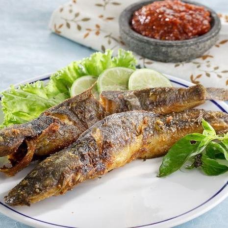 Lele Goreng menu Warung Robert Jr, Jimbaran