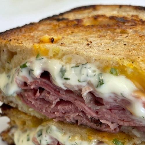 Deli Canggu: A Culinary Gem in Bali’s Vibrant Streets