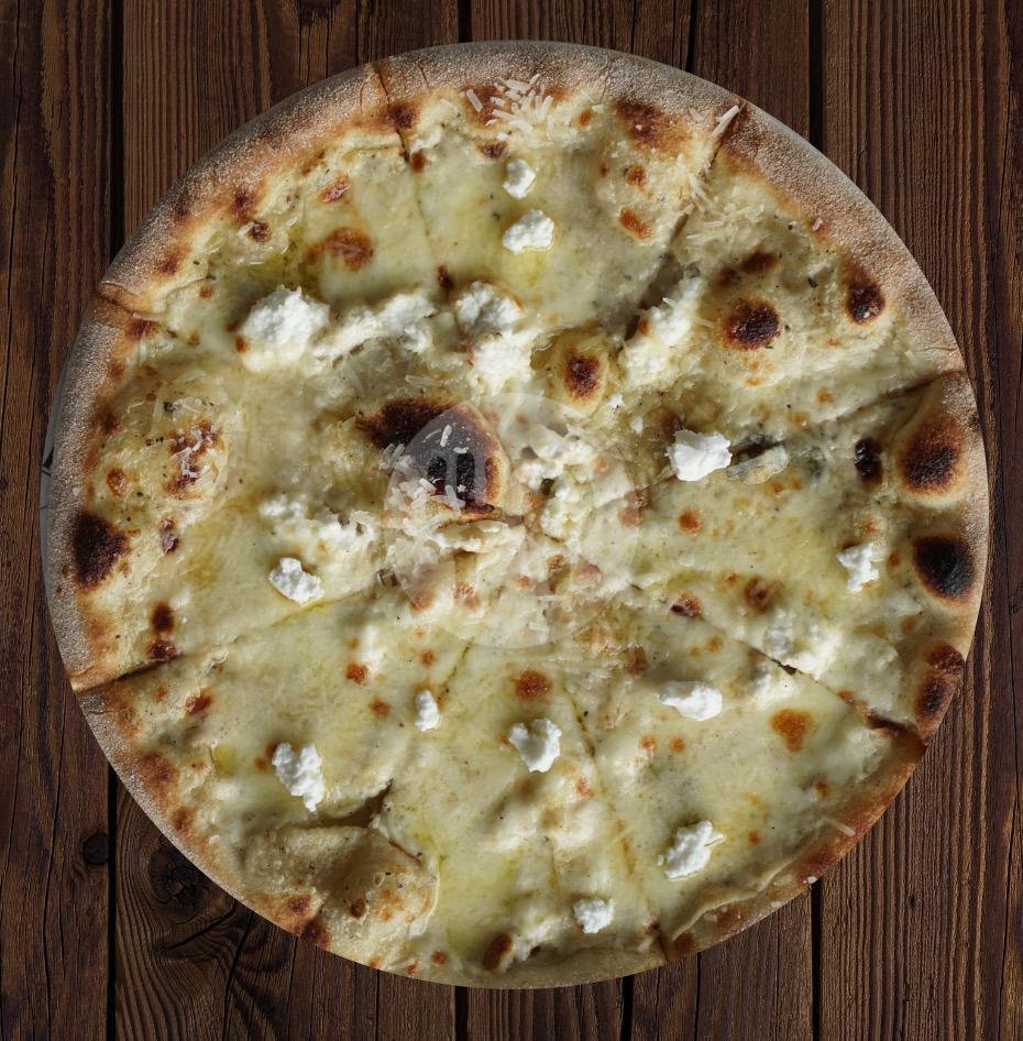 Quattro Formaggi Large menu IL FORNO Pizza, Tibubeneng