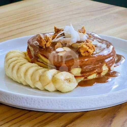 Banana & peanut butter pancakes menu Nude Canggu, Pantai Berawa