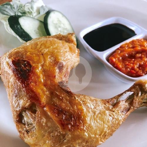 Ayam goreng Lalapan menu Warung Cenana