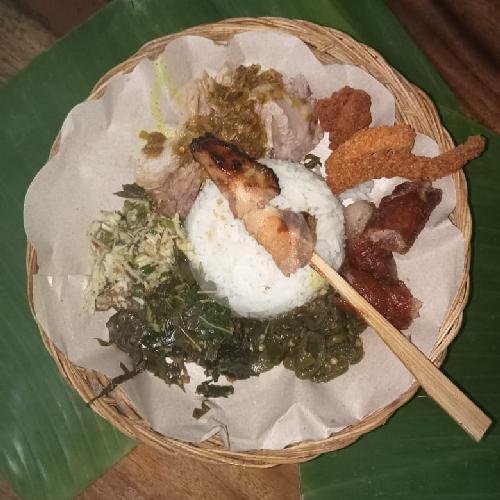 Nasi Babi Guling Sedang Tanpa Kulit. menu Babi Guling Gianyar, Patih Jelantik