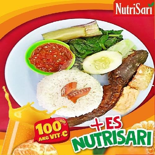 Nastemle+ Es Nutrisari menu Nasi Tempong Lina, Denpasar