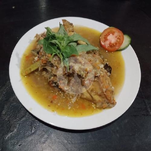 Ayam Nyat Nyat menu Ikan Bakar ELAH CAFE, Kerobokan