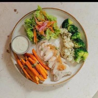 Create Ur Healthy Plate menu Amino, Gluten Free & Healthy Food Resto, Ungasan